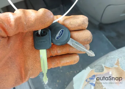 2001 Ford Windstar Limited z USA, uszkodzony, nr VIN 2FMDA584X1BB06423